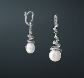 Серебряные серьги с жемчугом фианиты с-220984: белый пресноводный жемчуг, серебро 925° Серебряные серьги с жемчугом фианиты с-220984: белый пресноводный жемчуг, серебро 925°