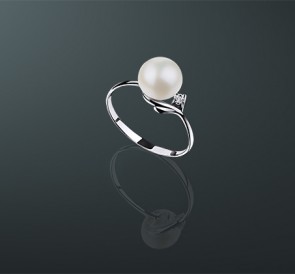 Серебряное кольцо с жемчугом фианиты к-27006: белый пресноводный жемчуг, серебро 925° Серебряное кольцо с жемчугом фианиты к-27006: белый пресноводный жемчуг, серебро 925°