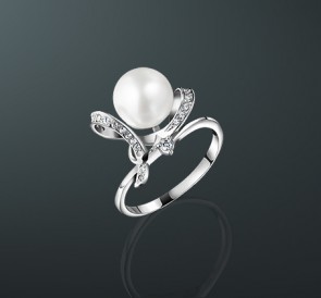Серебряное кольцо с жемчугом фианиты к-51305: белый пресноводный жемчуг, серебро 925°