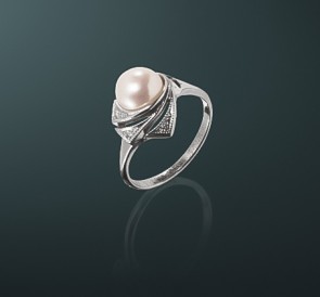 Серебряное кольцо с жемчугом к-210482: белый пресноводный жемчуг, серебро 925° Серебряное кольцо с жемчугом к-210482: белый пресноводный жемчуг, серебро 925°