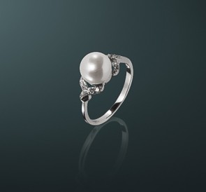 Серебряное кольцо с жемчугом к-560581: белый пресноводный жемчуг, серебро 925° Серебряное кольцо с жемчугом к-560581: белый пресноводный жемчуг, серебро 925°