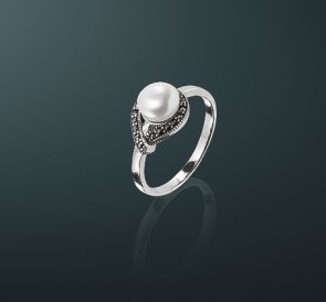 Серебряное кольцо с жемчугом к-0691460: белый пресноводный жемчуг, серебро 925° Серебряное кольцо с жемчугом к-0691460: белый пресноводный жемчуг, серебро 925°