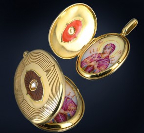 Золотой медальон Мм1-180,2.: жемчуг, золото 750°