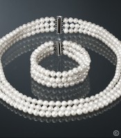 Трехярусные ожерелье и браслет из жемчуга